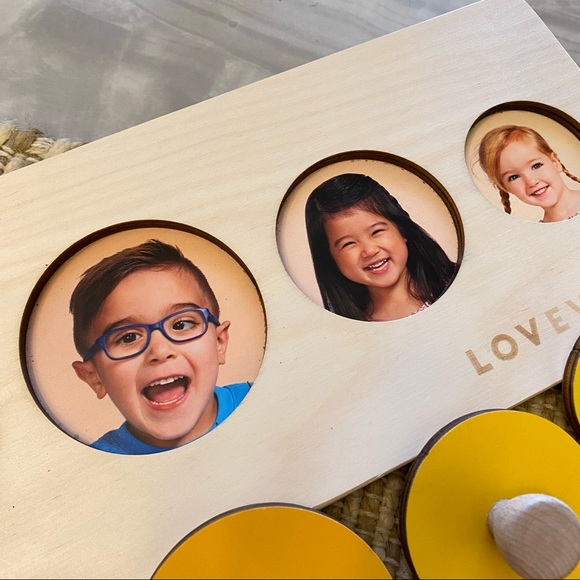 Lovevery • Circle of Friends Puzzle - Picture 3 of 5